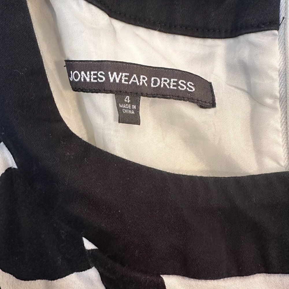 Jones Wear Dress Black & White Vintage Inspired Floral Fit & Flare Round Neck 4 - Picture 6 of 7